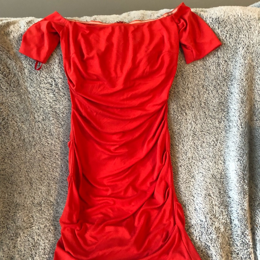 Red off the shoulder mini dress Nicole Miller